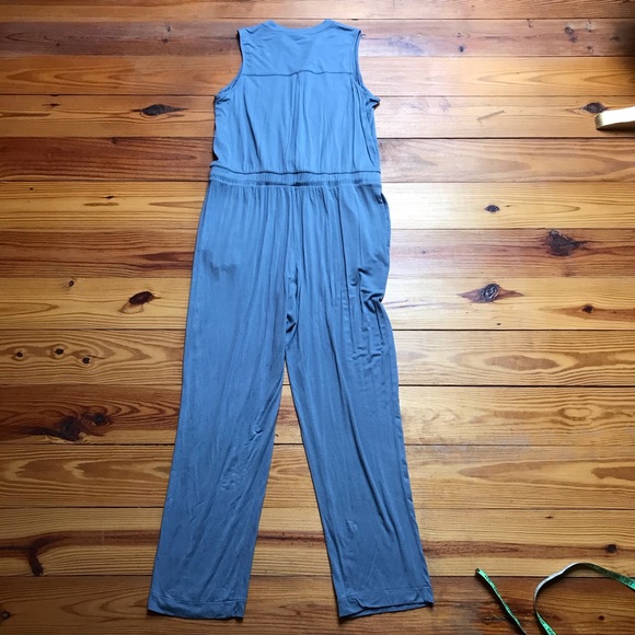 Lisa Rinna Collection Soft Gray Stretch Jumpsuit, EUC, M - Picture 14 of 16